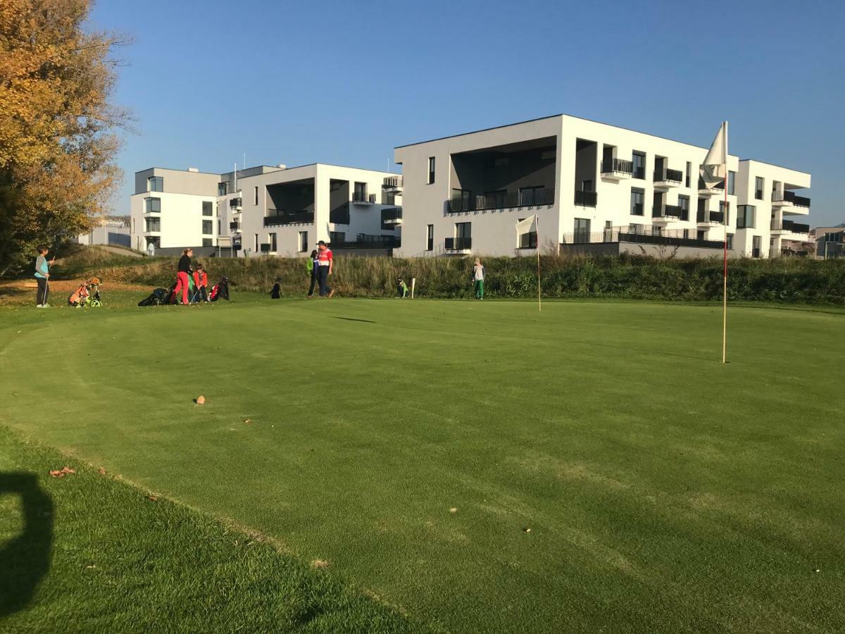 Trenčín Greenbay Golf Apartments מראה חיצוני תמונה