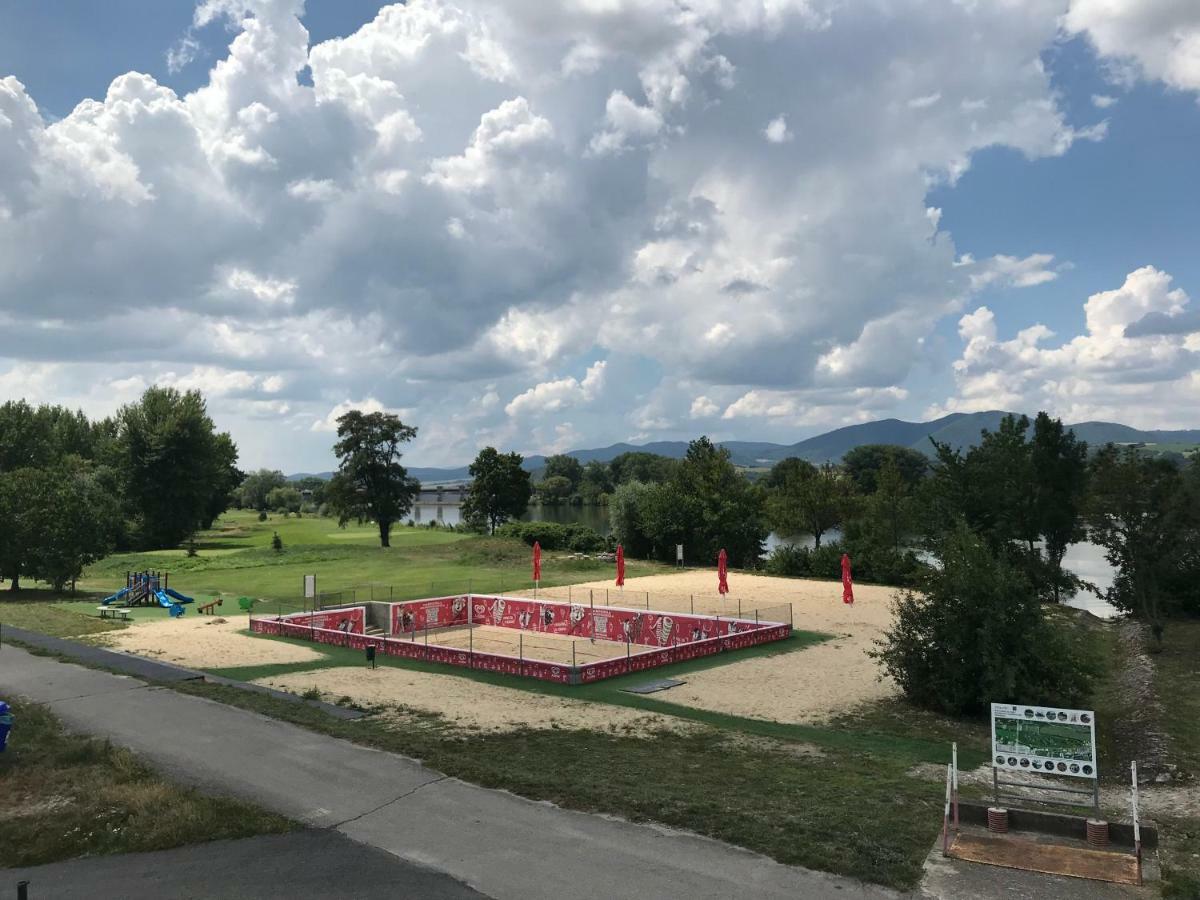 Trenčín Greenbay Golf Apartments מראה חיצוני תמונה