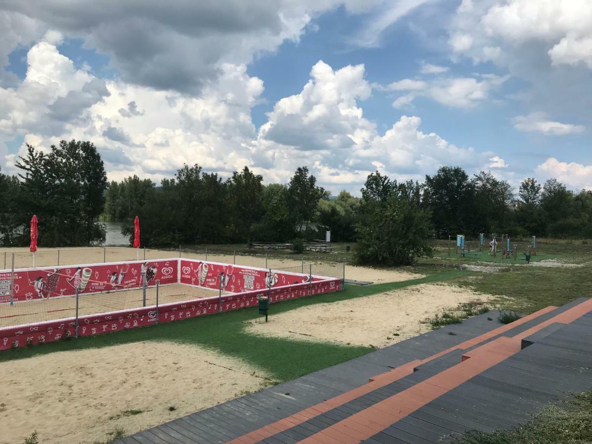 Trenčín Greenbay Golf Apartments מראה חיצוני תמונה